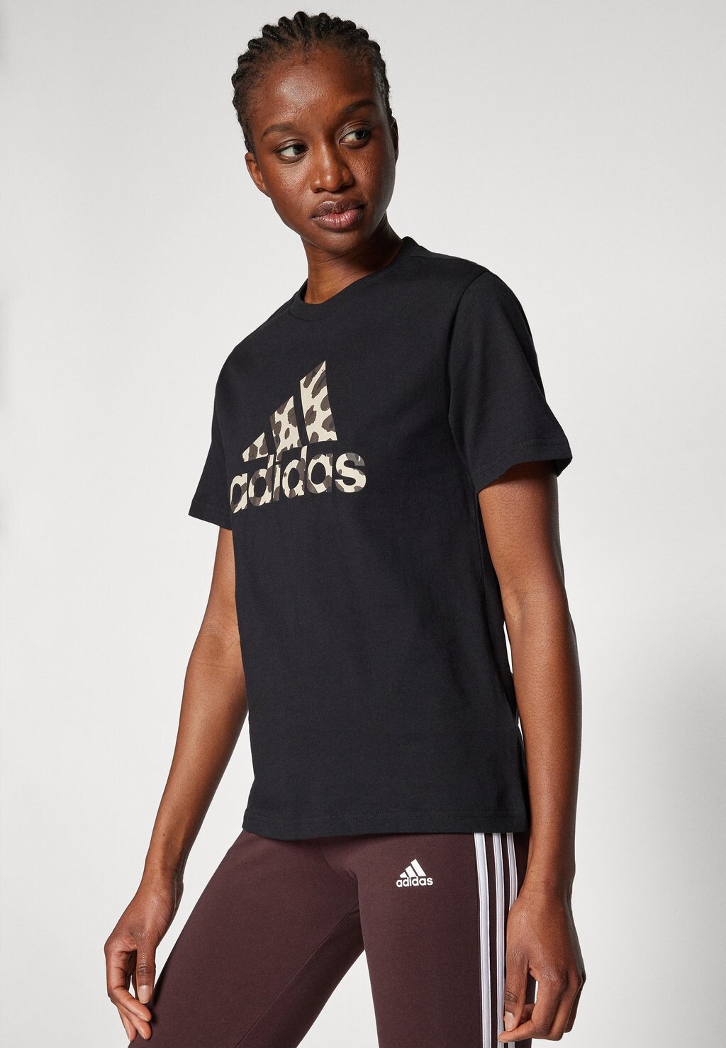

Футболка с принтом ANIMAL TEE adidas, черный