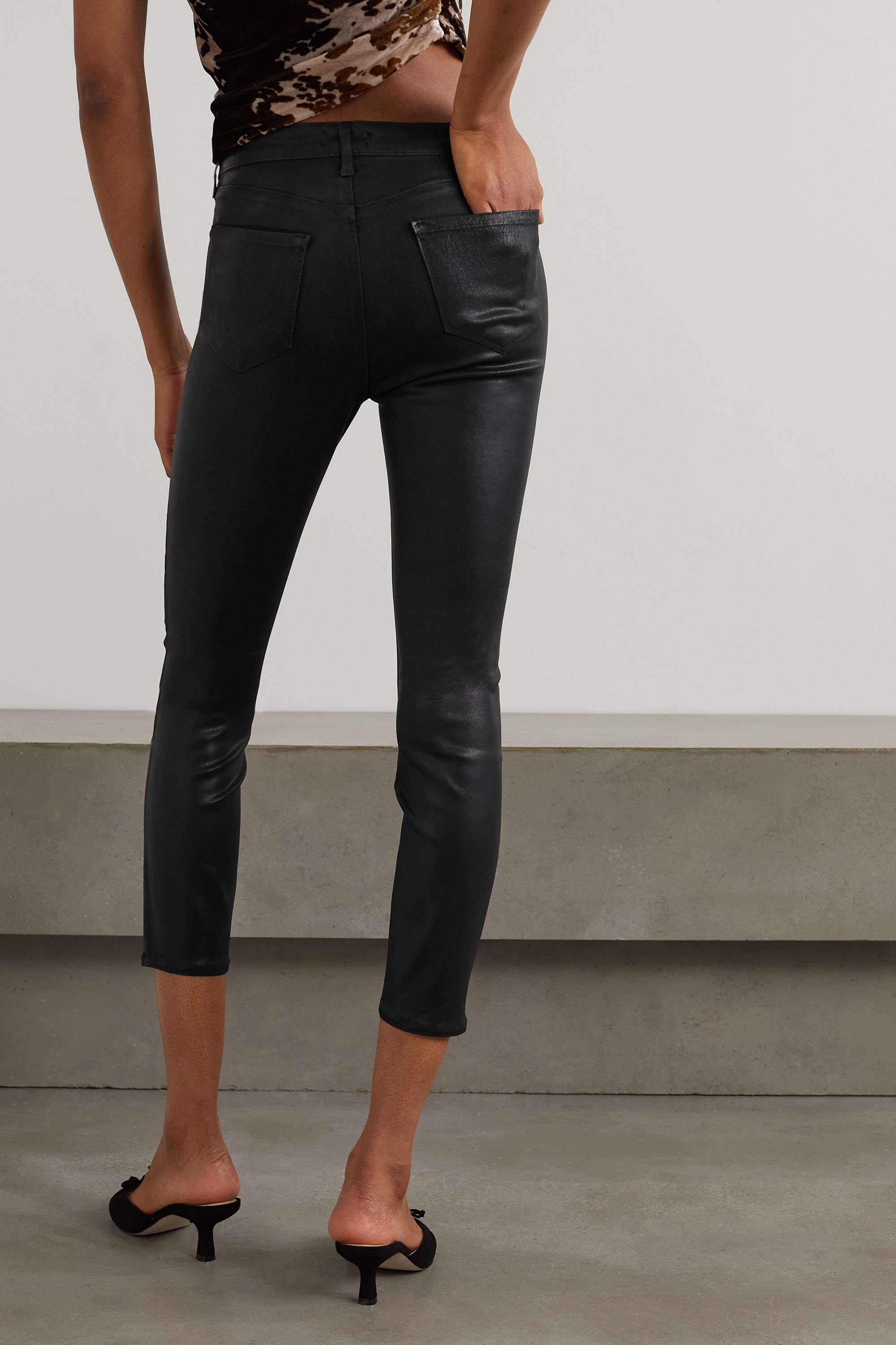 L'AGENCE укороченные джинсы скинни Margot с покрытием и высокой посадкой, черный