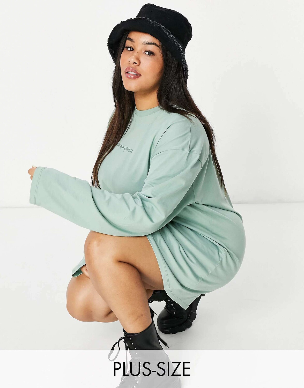 

Платье-футболка с длинными рукавами и логотипом New Girl Order