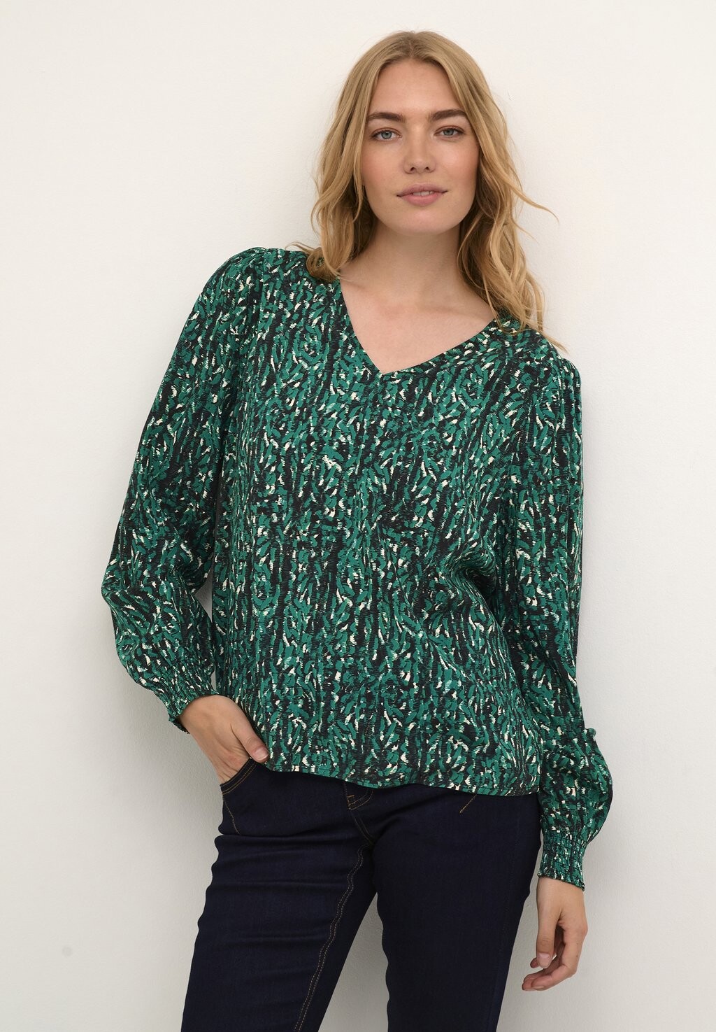 

Большая рубашка в стиле манга Cream CRTIAH, цвет proud peacock print