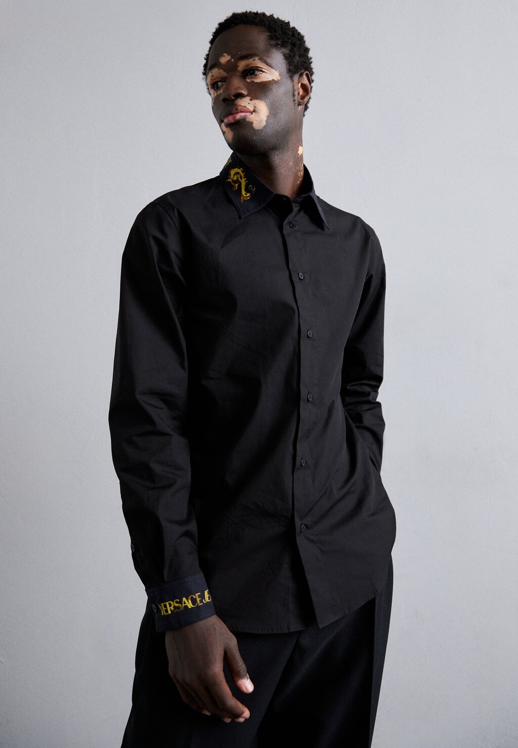 

Рубашка Versace Jeans Couture, черный