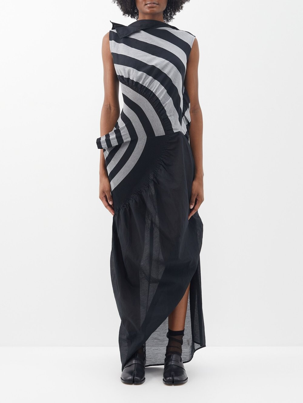 

Платье из хлопкового джерси в асимметричную полоску Issey Miyake, черный