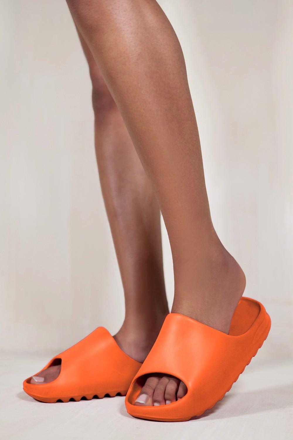 Ползунки «Кортни» Where's That From, оранжевый женские кожаные шлепанцы с блестками простые шлепанцы большого размера с круглым носком на плоской подошве 2022