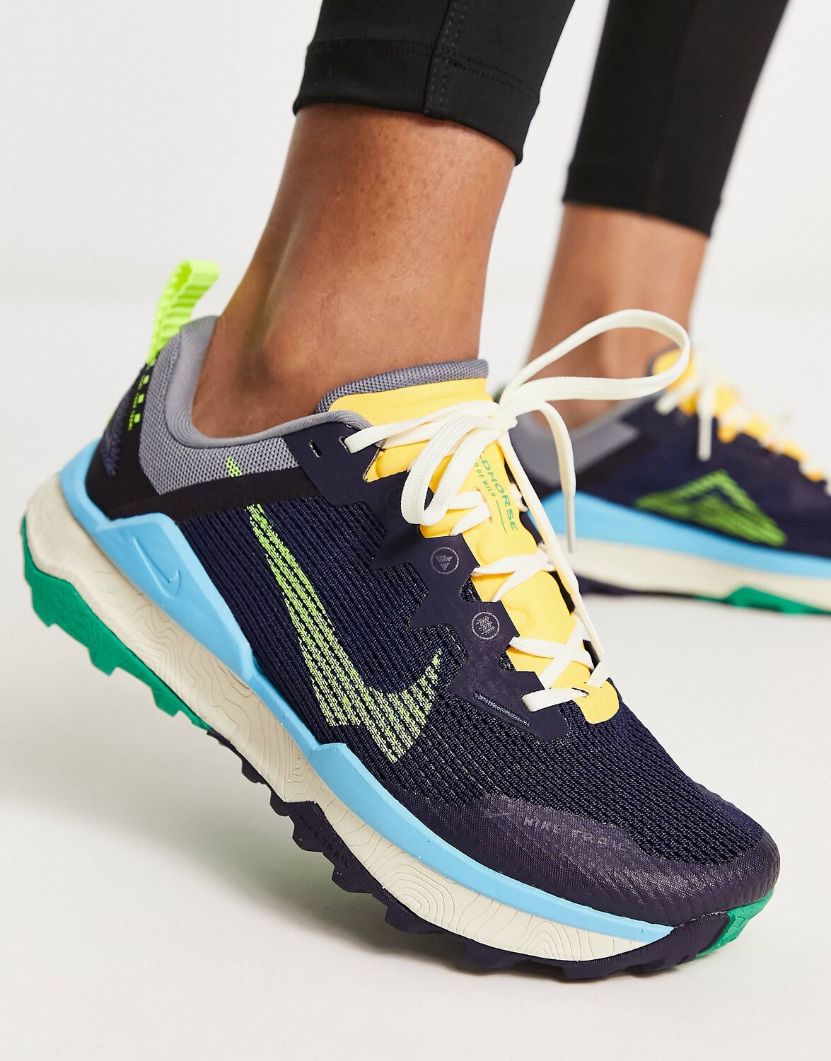 

Темно-синие кроссовки Nike Running Trail React Wildhorse 8