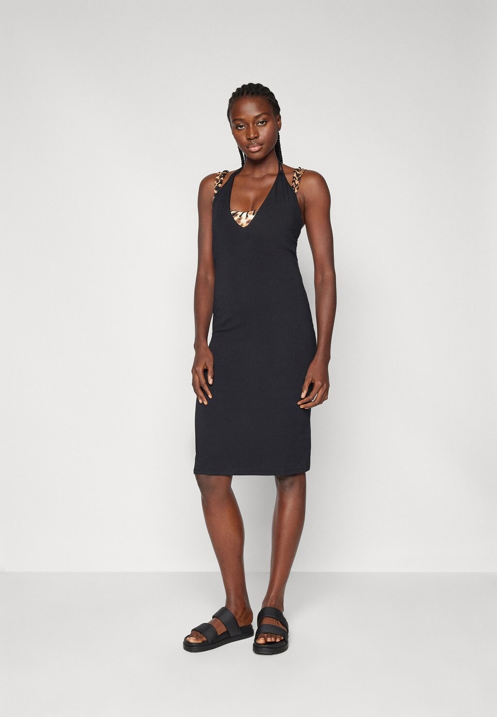 

Пляжный аксессуар SHORT BEACH DRESS Moschino, цвет black