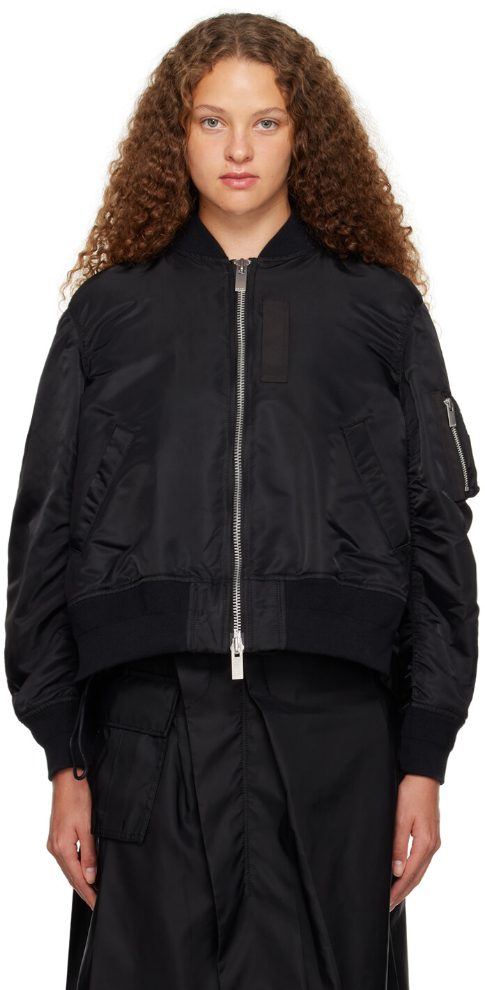 

Черный бомбер со складками sacai