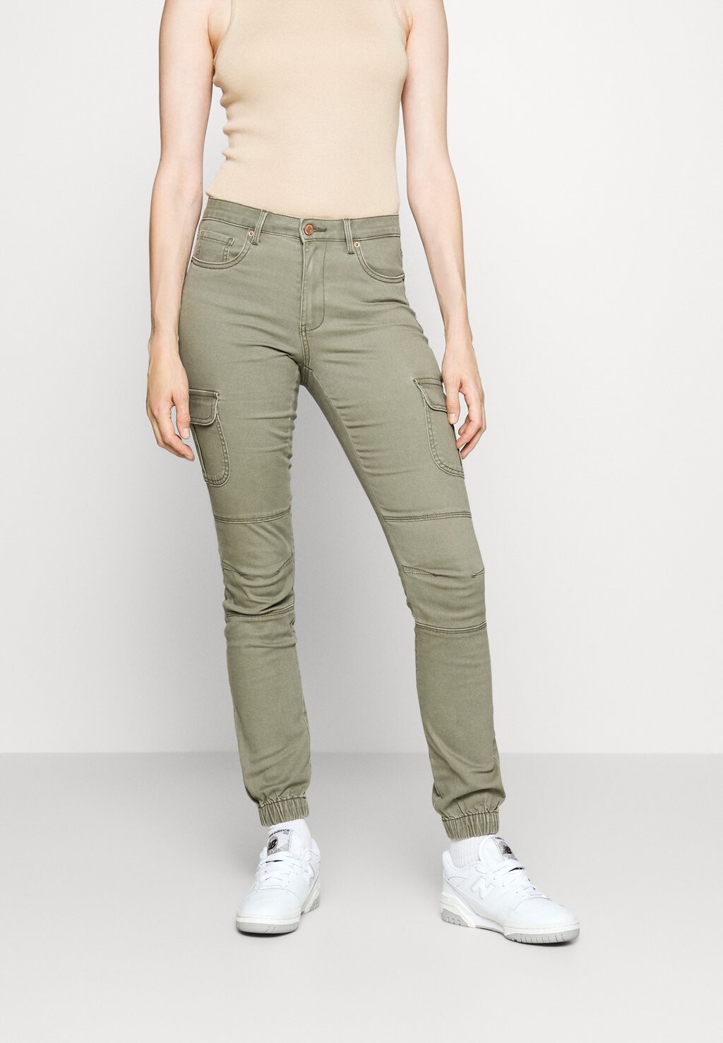 

Брюки карго Vero Moda, Серый
