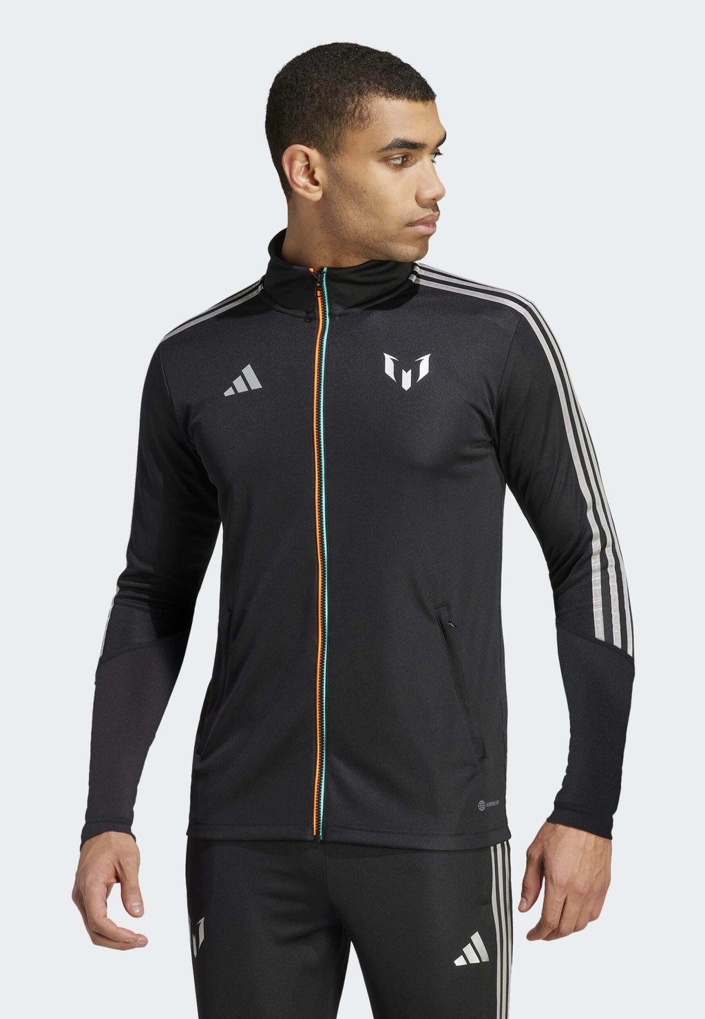 

Спортивная куртка Adidas