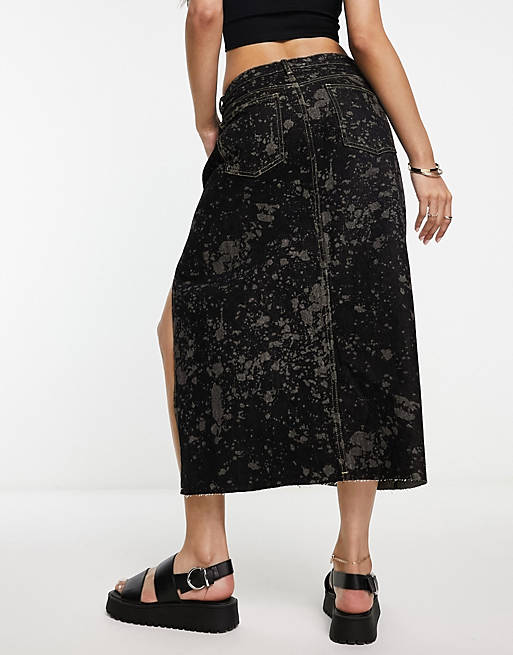 черная джинсовая юбка миди со швами urban revivo Джинсовая юбка миди с разрезом Urban Revivo черного цвета