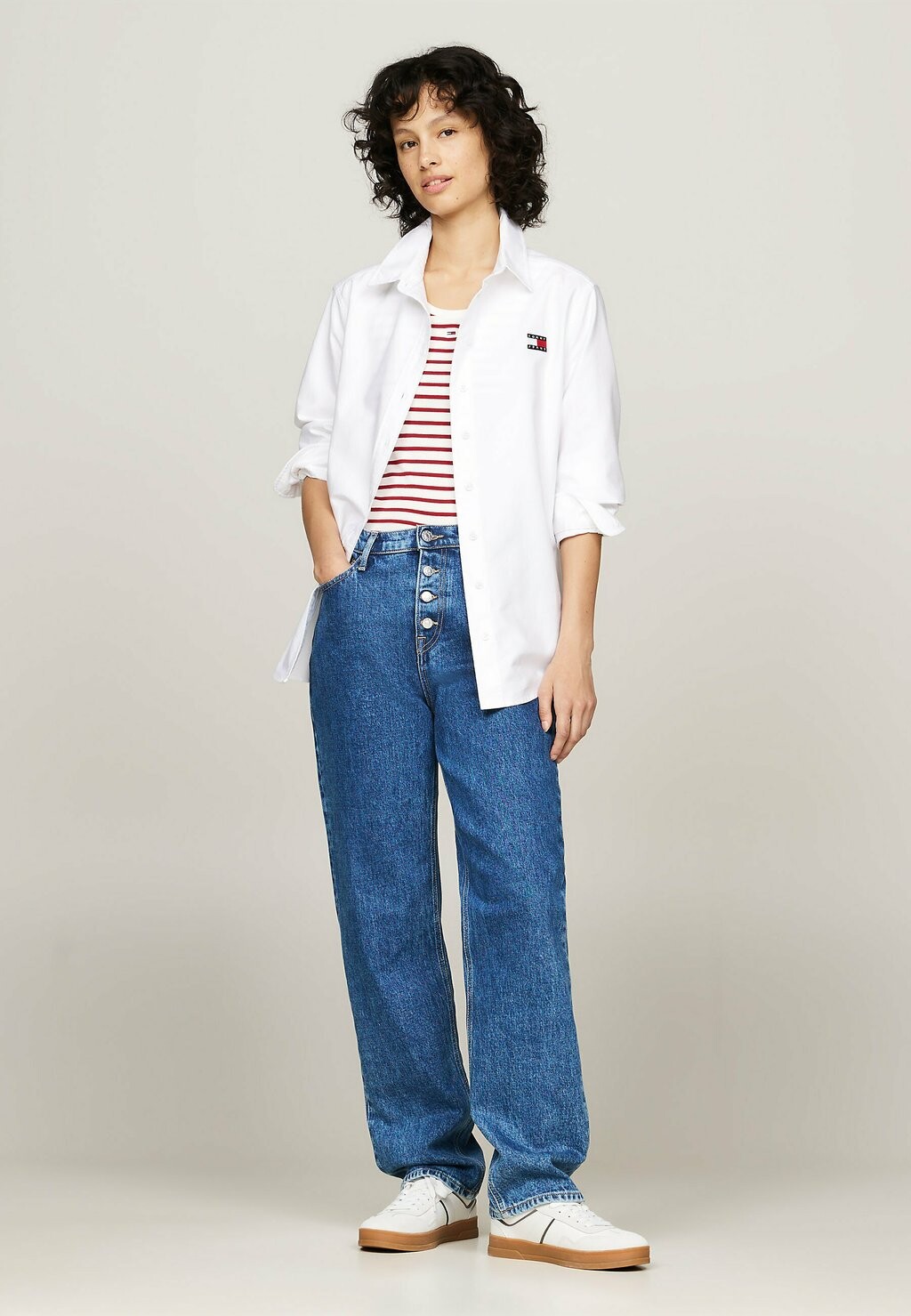 

Блузка на пуговицах RELAXED SHIRT Tommy Jeans, белый