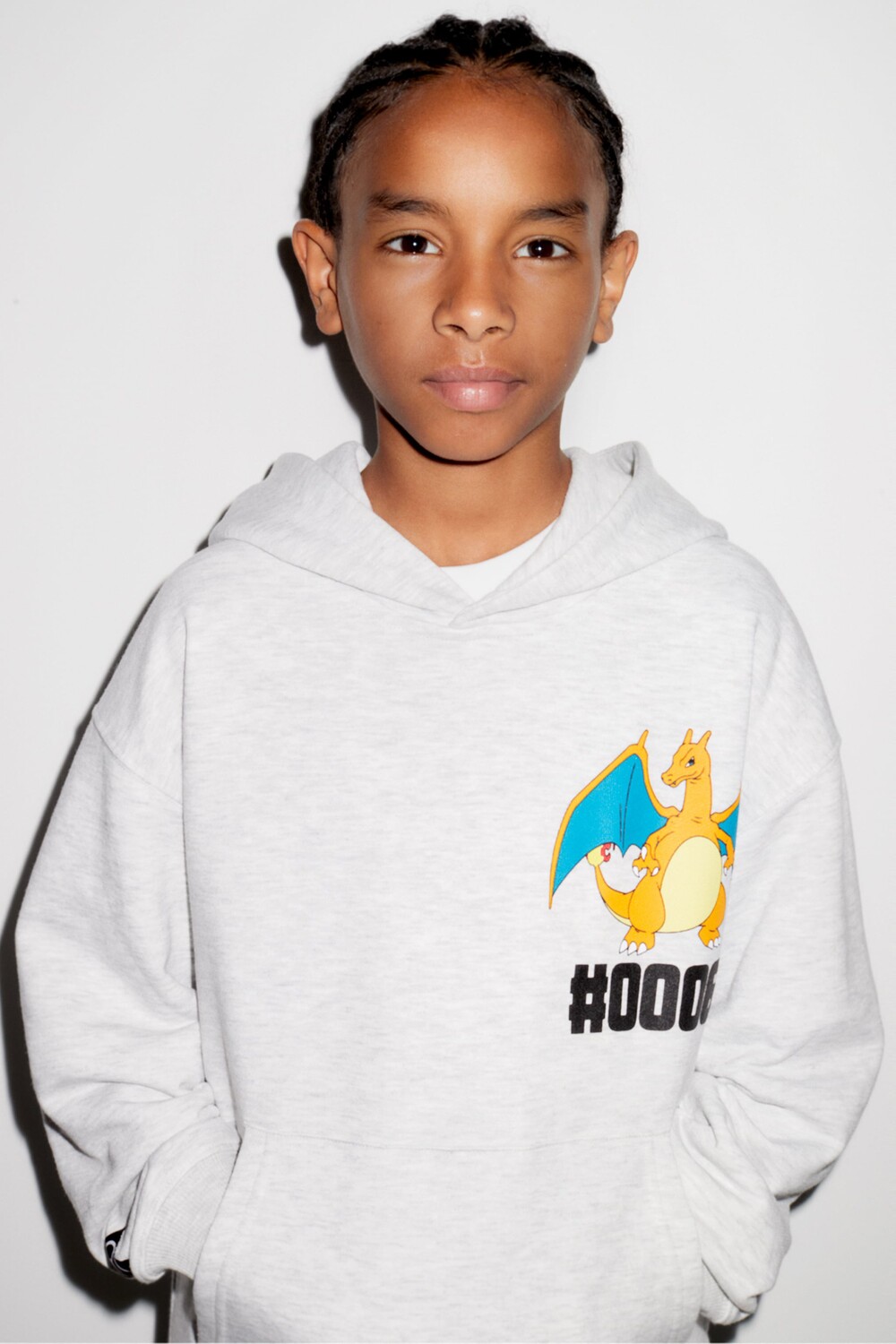

Charizard pokémon nintendo hoodie Zara, серый мергель