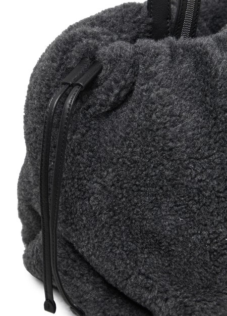 

Покупатель Brunello Cucinelli