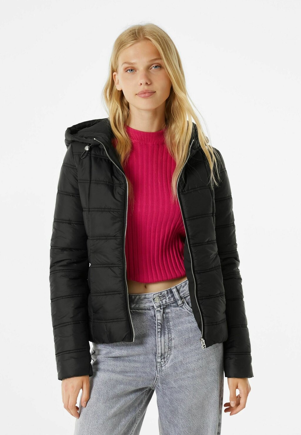 

Зимняя куртка Bershka, черный