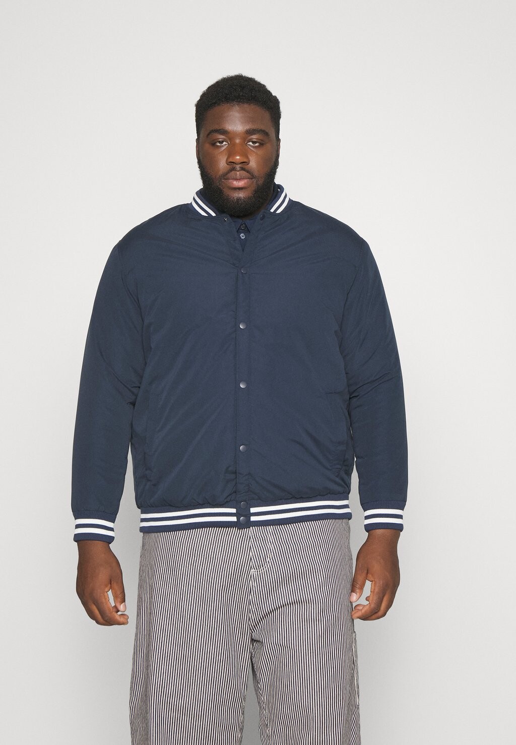 

Куртка-бомбер JJWARRIOR COLLEGE Jack & Jones, темно-синий пиджак