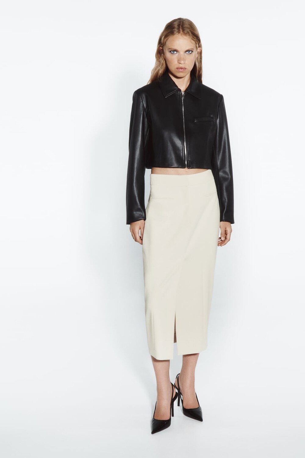 

Укороченная куртка из искусственной кожи ZARA, черный
