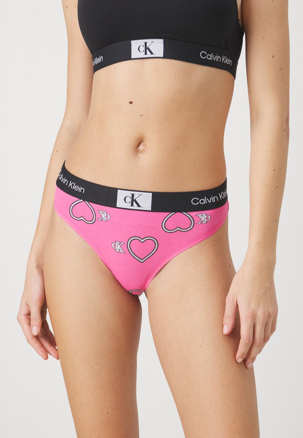 

Стринги MODERN Calvin Klein Underwear, неон фуксия