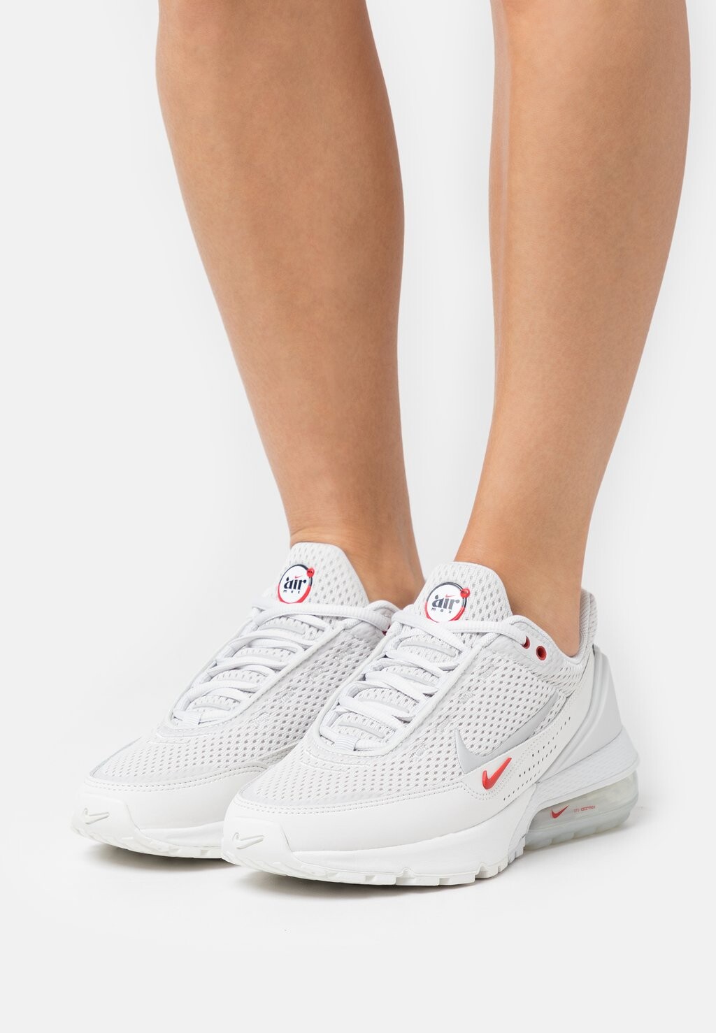 

Кроссовки Nike Air Max Pulse, пыль / отражающее серебро