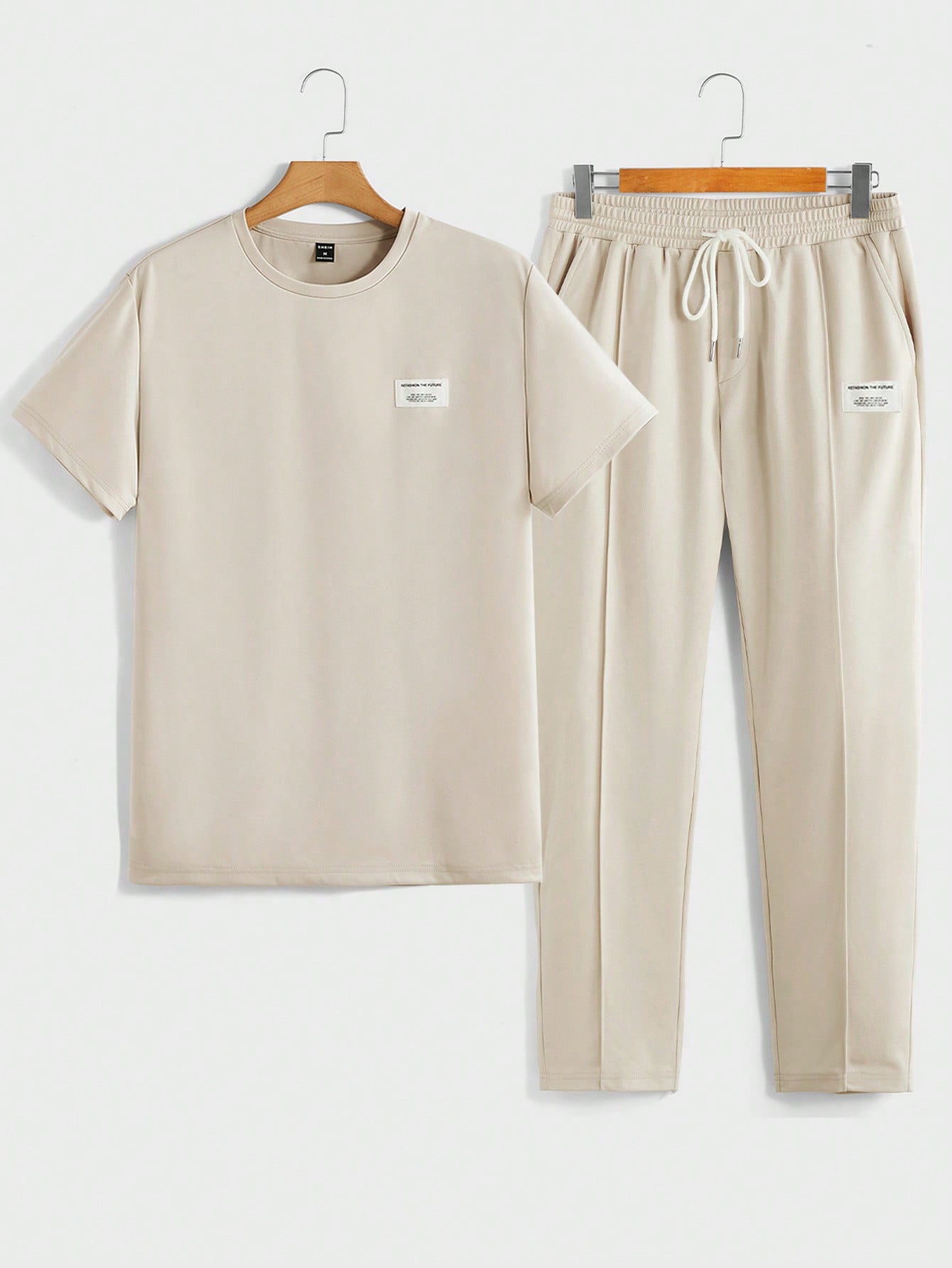 Мужская футболка с короткими рукавами и трикотажными повседневными брюками Manfinity Homme с надписью и нашивкой, абрикос