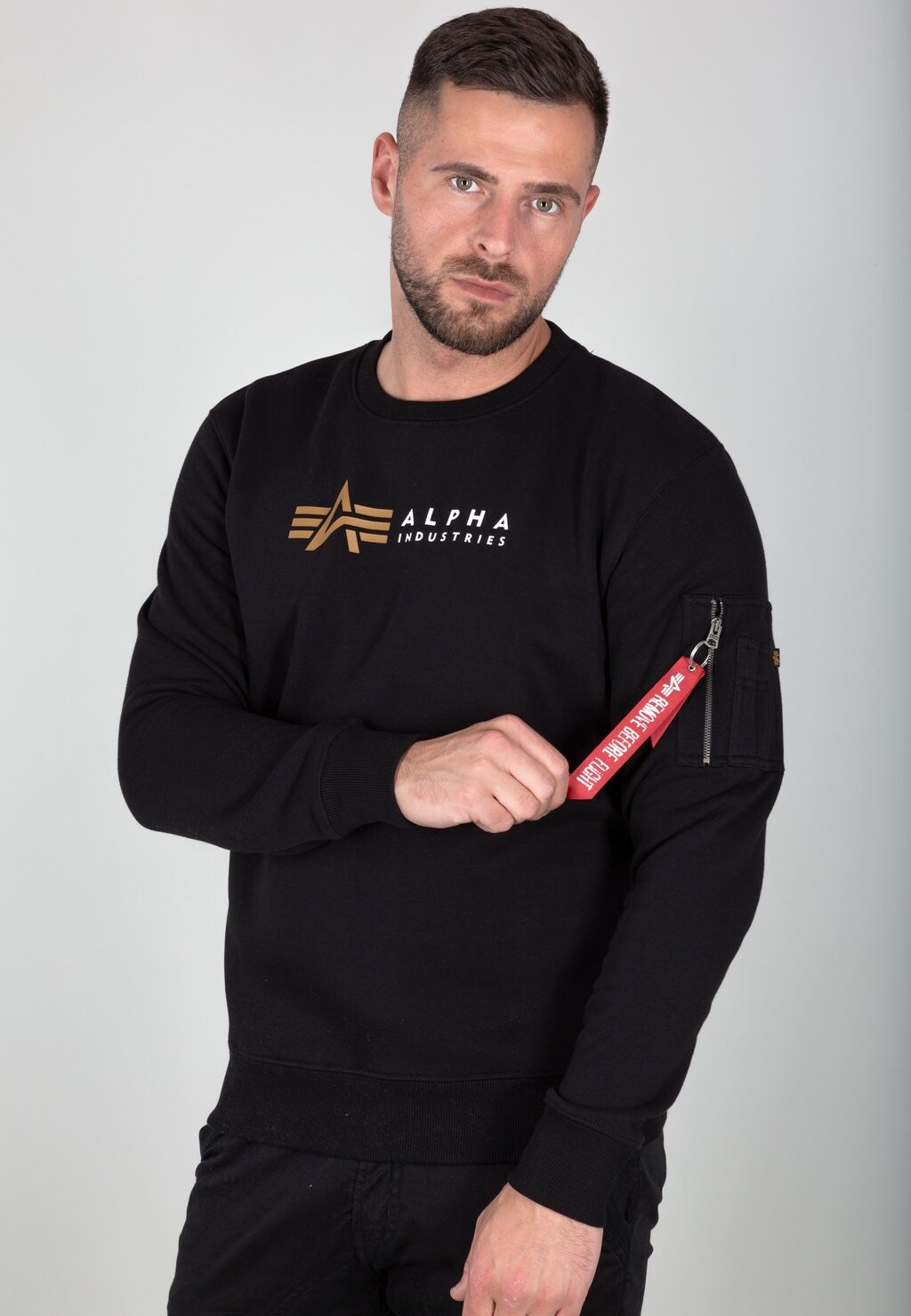 

Толстовка Alpha Industries, черный