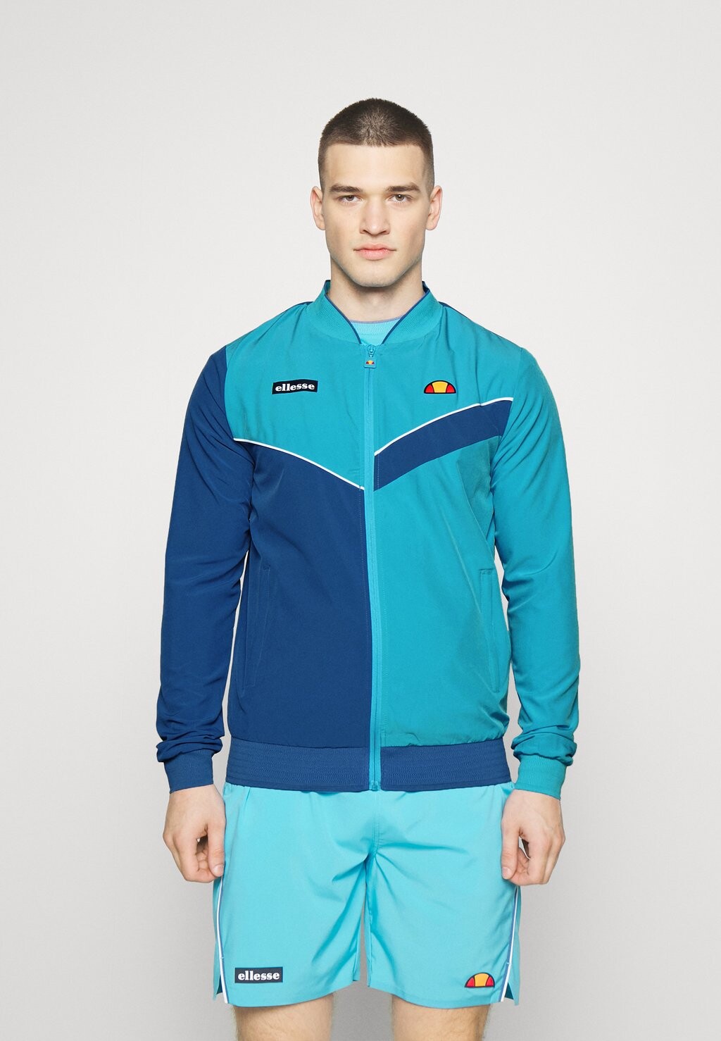 

Спортивный топ Ellesse