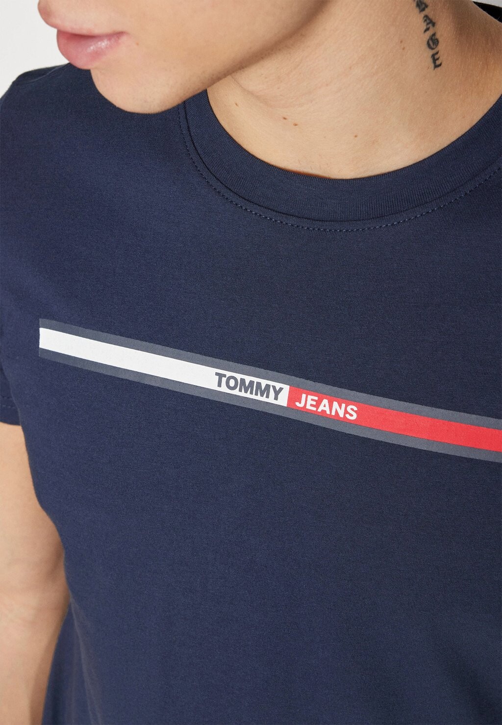 

Футболка с принтом Essential Flag Tee Tommy Hilfiger, тёмно-синий