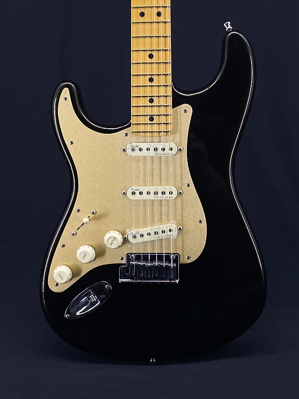 

Электрогитара Fender Left-Handed American Ultra Stratocaster in Texas Tea with Maple Fingerboard