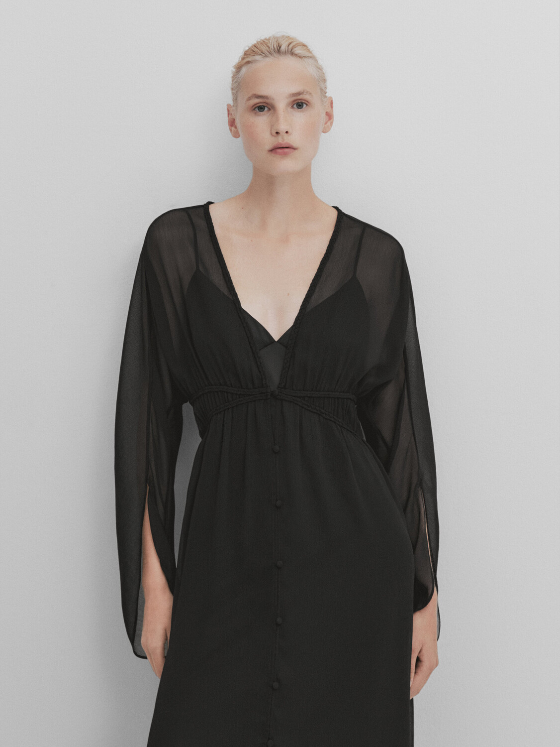 

Платье кафтан с рюшами Massimo Dutti, черный
