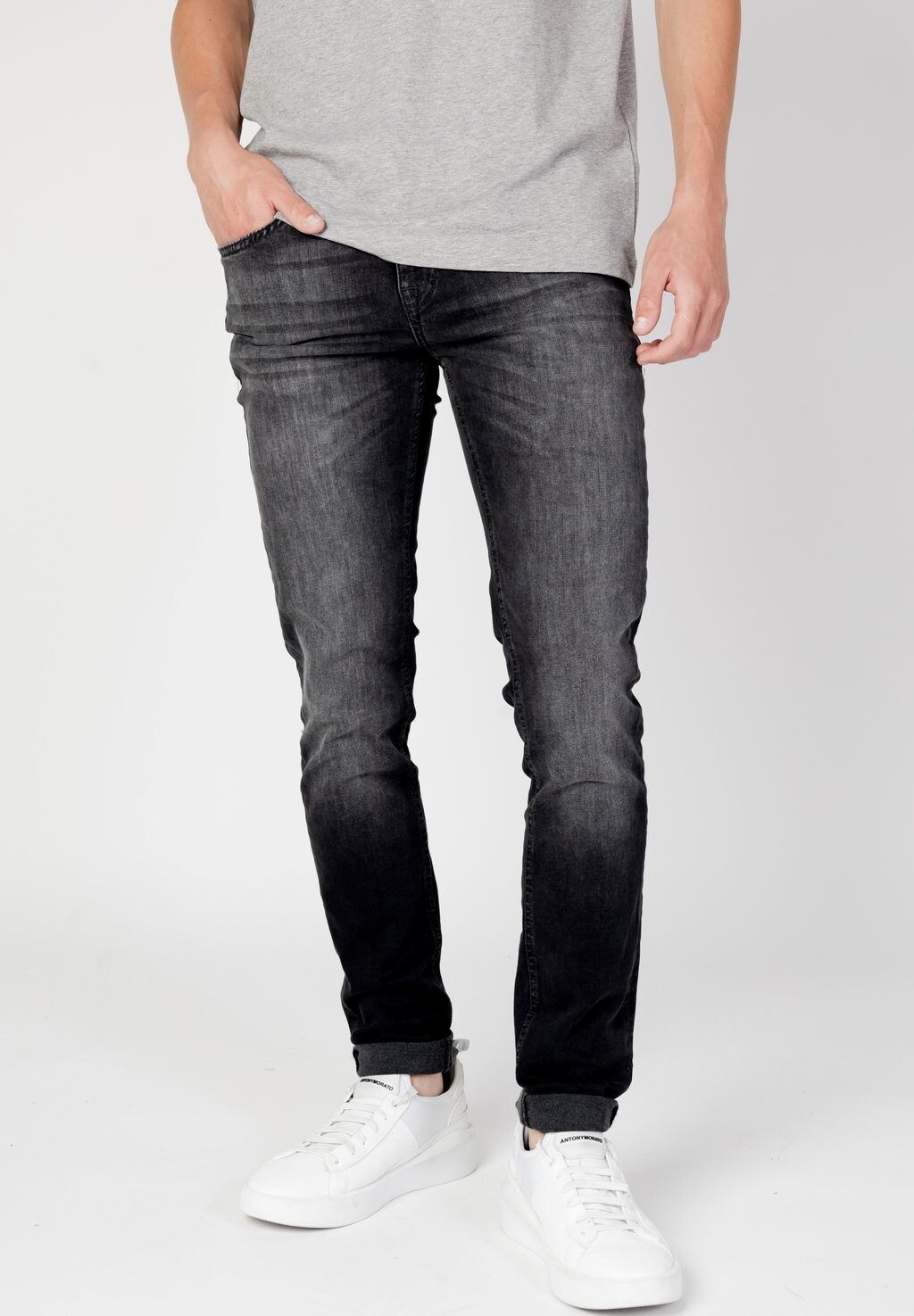 

Джинсы Tapered Fit Ozzy Tapered Fit Jeans In Black Stretch Denim Antony Morato, черный