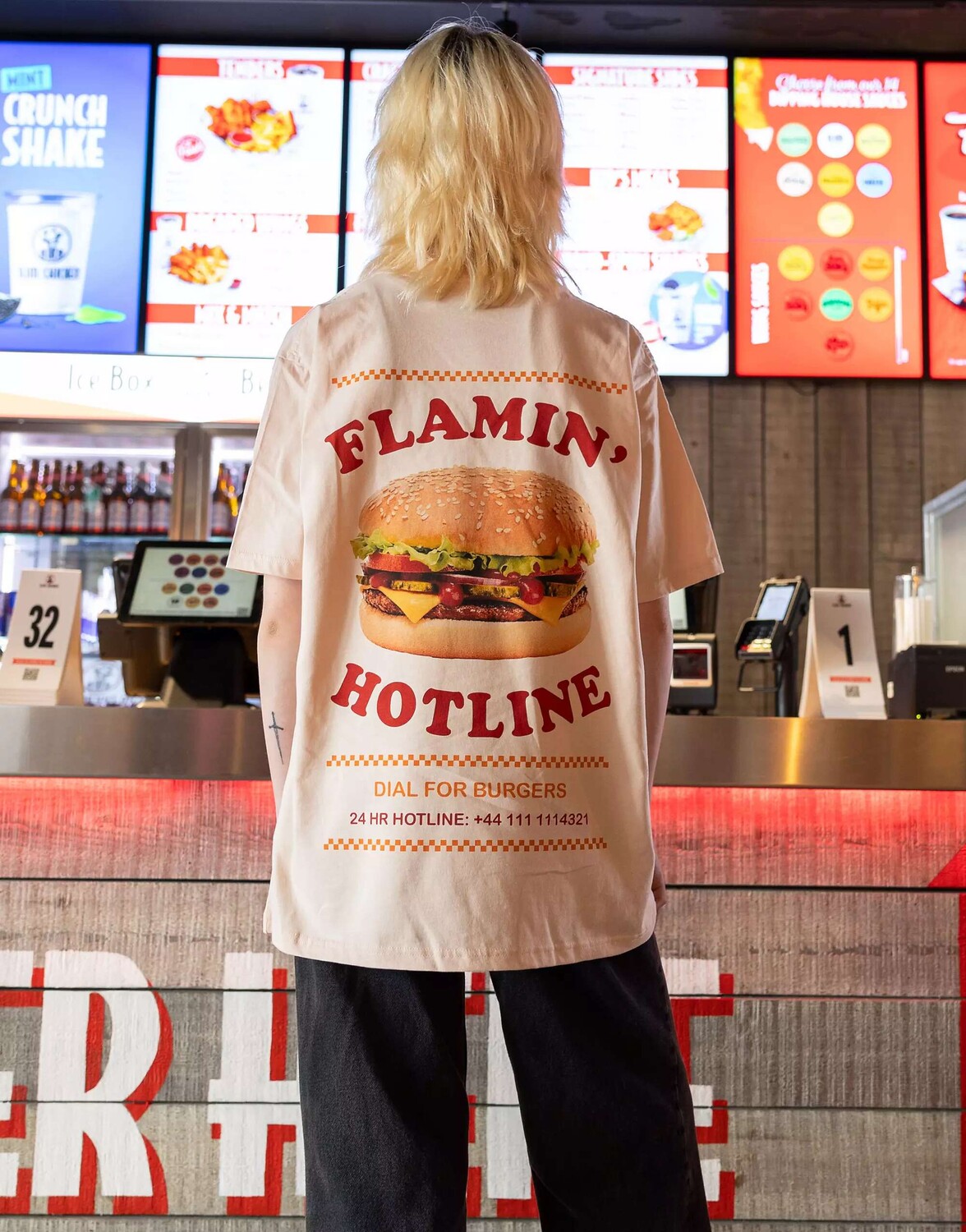 

Футболка унисекс с фотопринтом Burger Hotline Batch1 персикового цвета