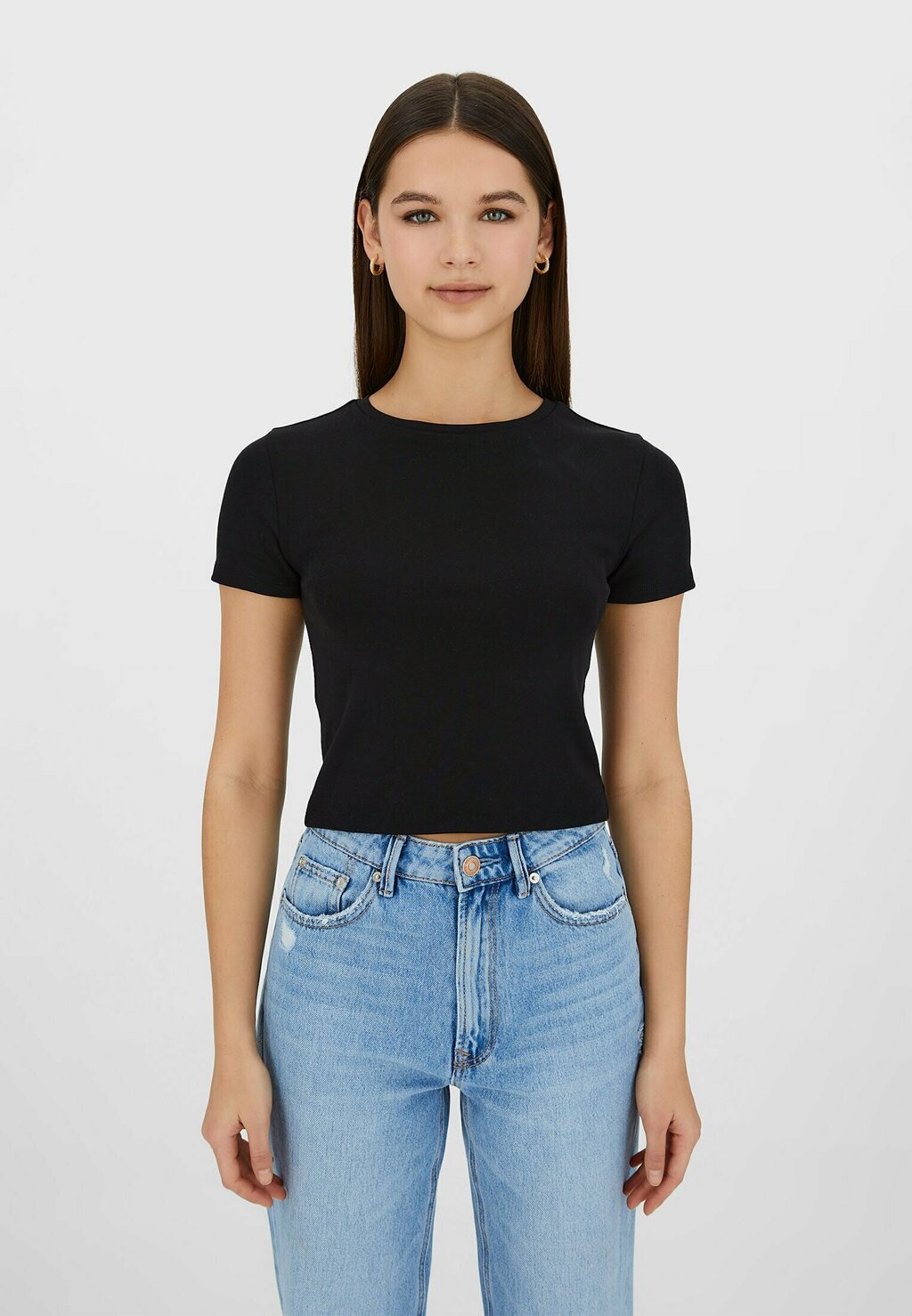 

Базовая футболка Stradivarius, черный