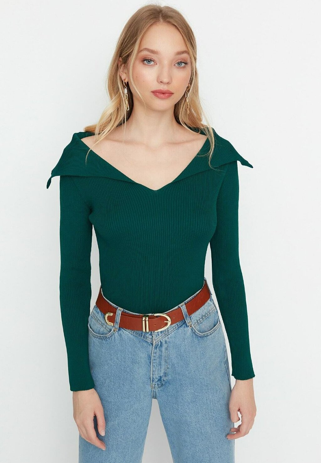 

Вязаный свитер Trendyol, цвет emerald