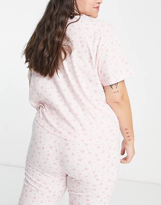 

Эксклюзивная розовая пижамная футболка с сердечками ASOS DESIGN Curve
