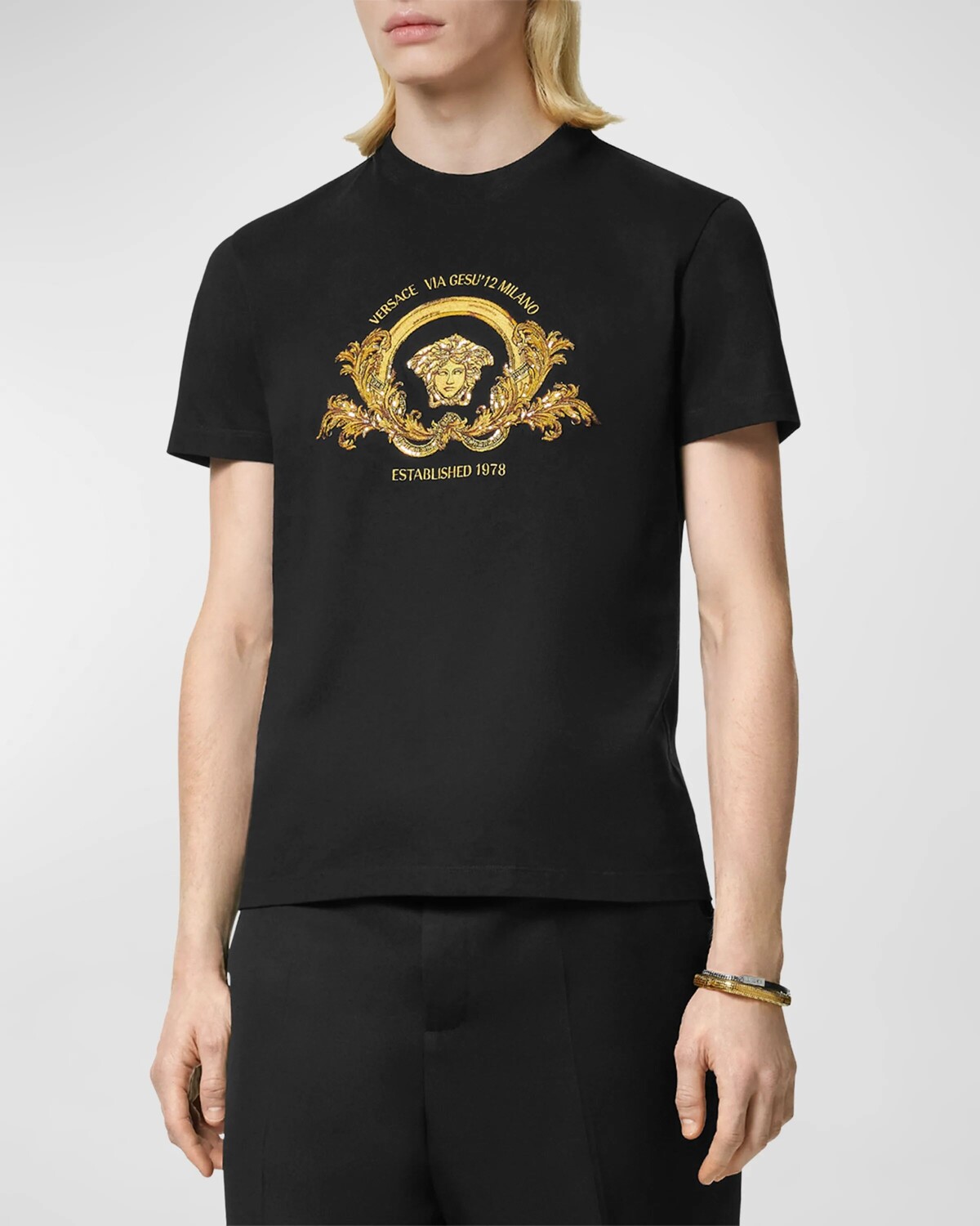 

Мужская футболка с золотым логотипом Versace, цвет Black