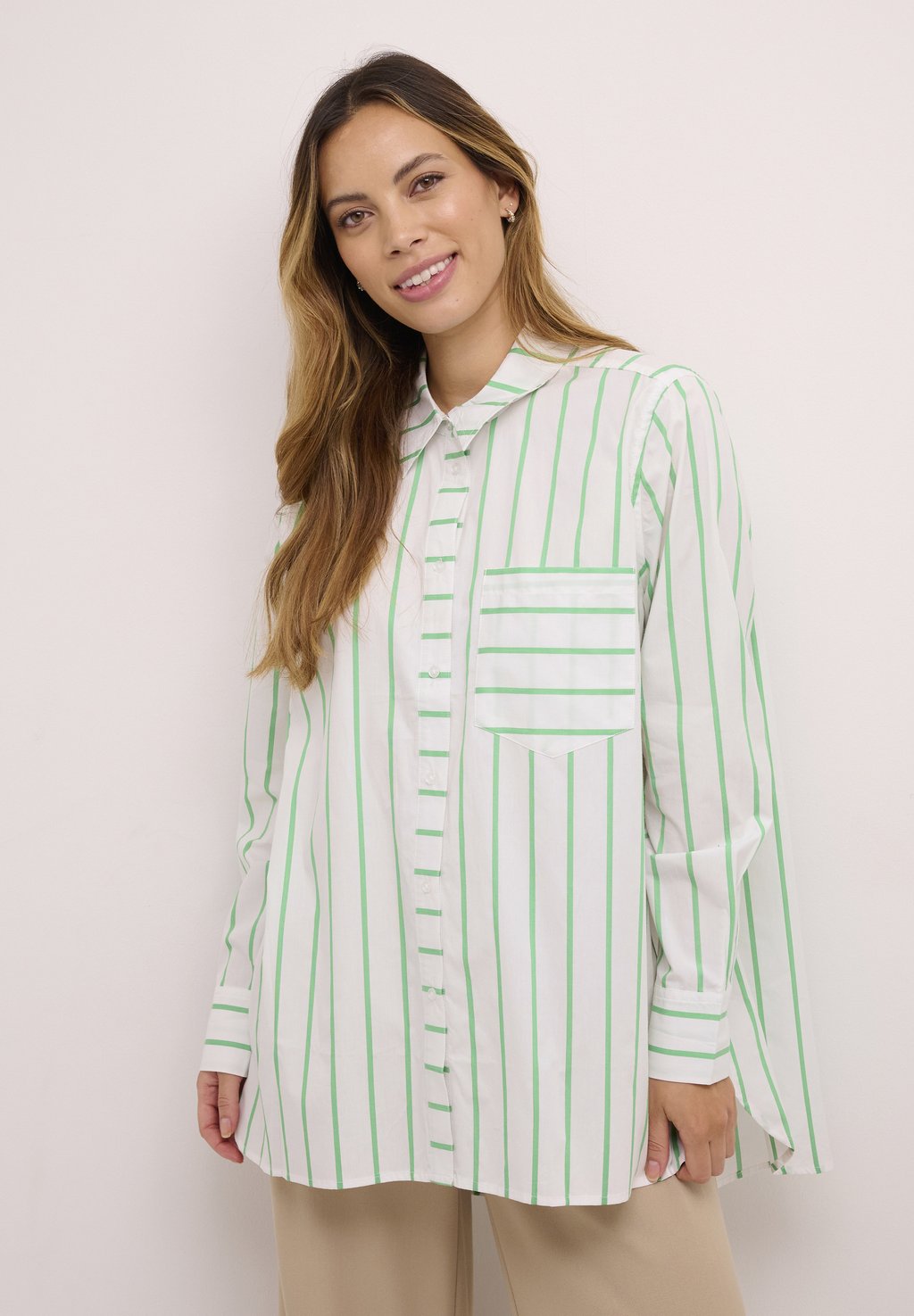 Блузка-рубашка ALEXINA Culture, цвет holly green