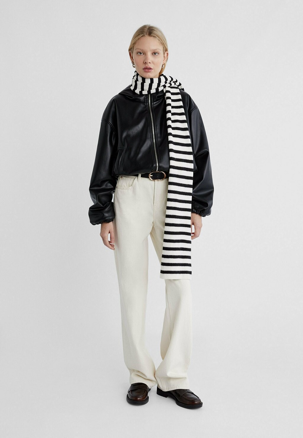

Шарф Striped Stradivarius, черный