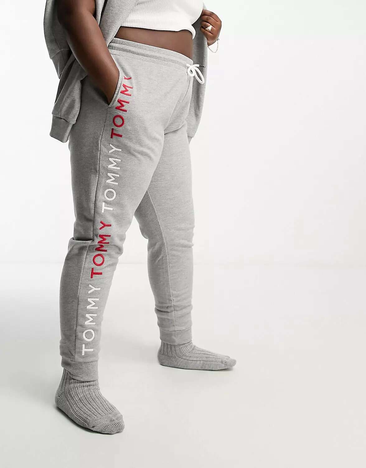 Спортивные брюки для отдыха Tommy Hilfiger Curve среднего серого цвета вереска