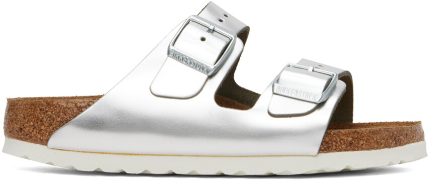 

Серебряные узкие сандалии Arizona с мягкой стелькой Birkenstock