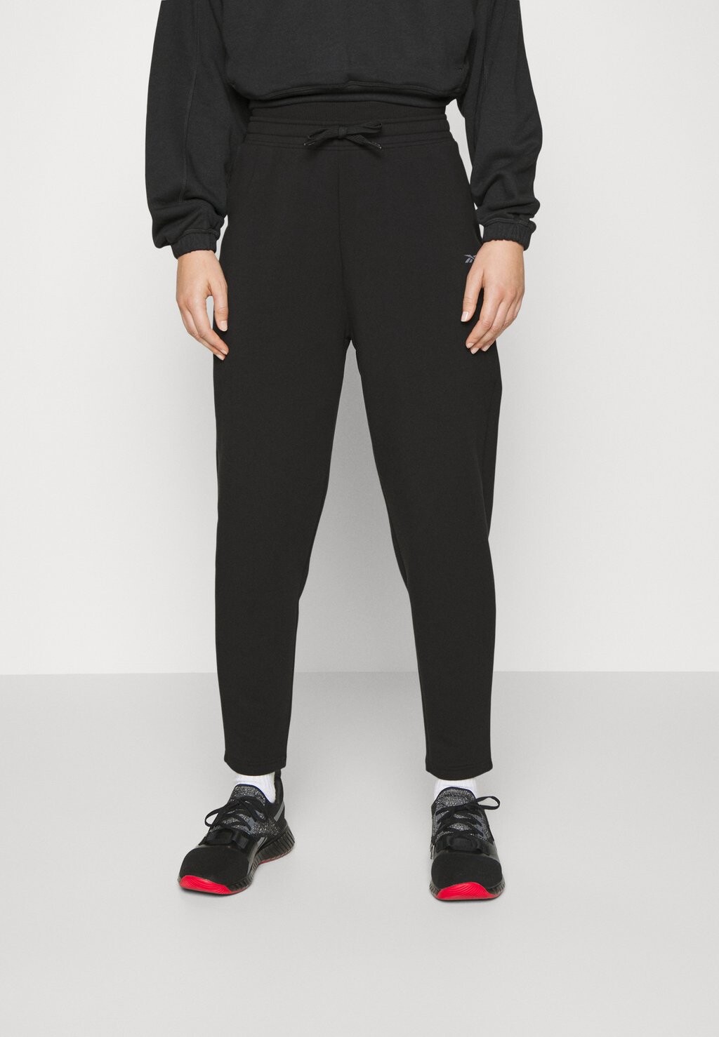 

Спортивные брюки Reebok, черный