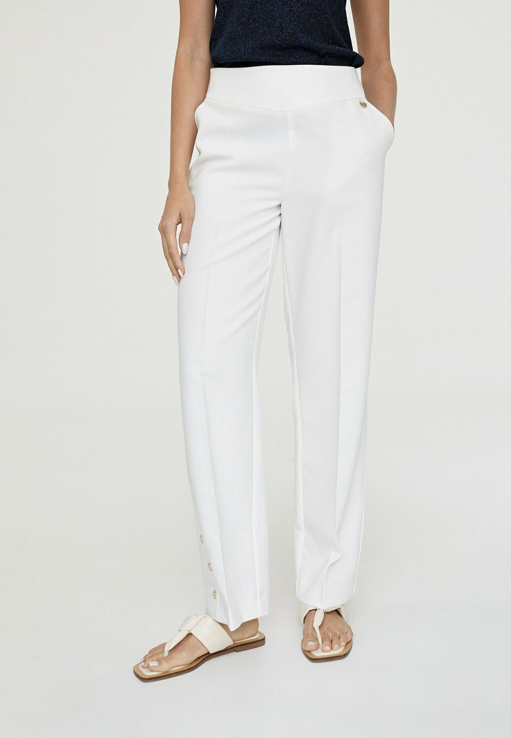 

Брюки LOLA CASADEMUNT, цвет off white