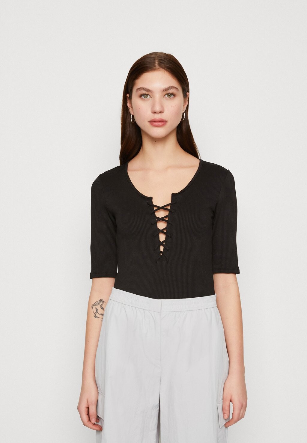 

Футболка с принтом Vero Moda, черный