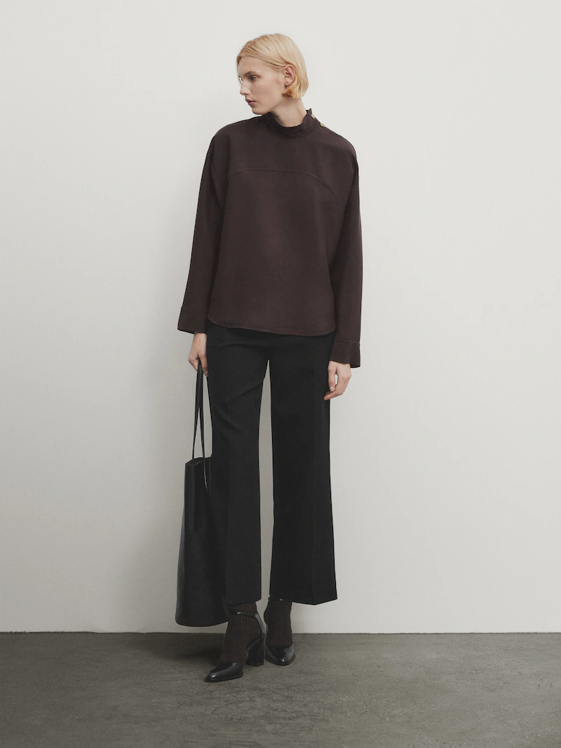 

Черная блузка с золотыми пуговицами Massimo Dutti, коричневый