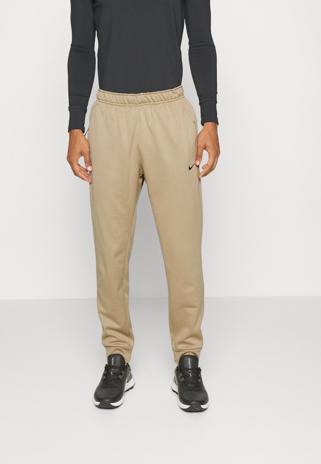 

Спортивные брюки Nike Pant Taper, хаки / хаки
