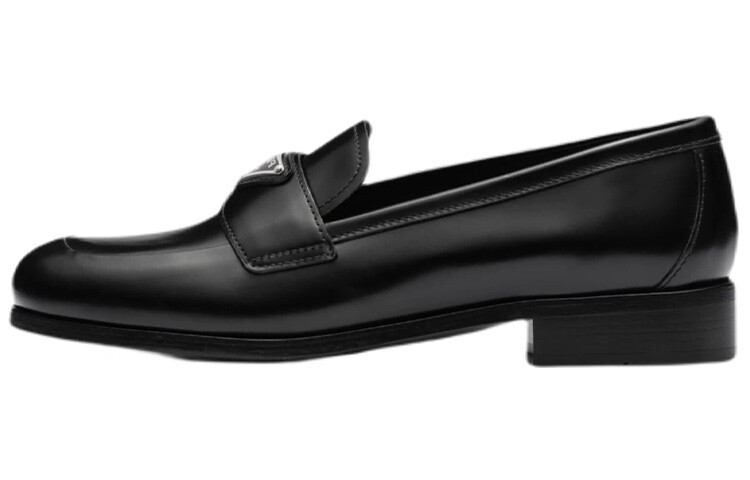 

Женская повседневная обувь Prada