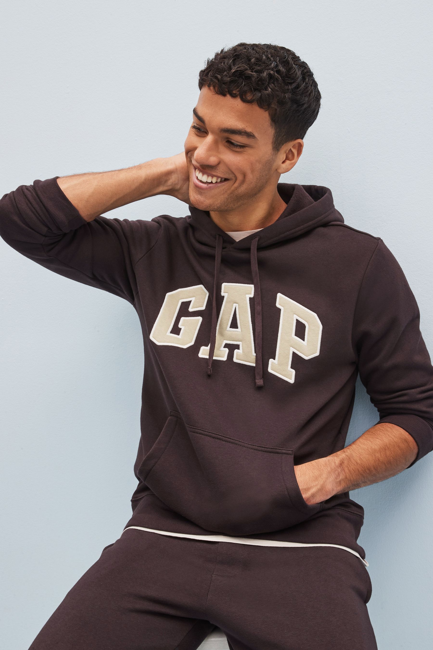 

Толстовка с логотипом Gap, коричневый