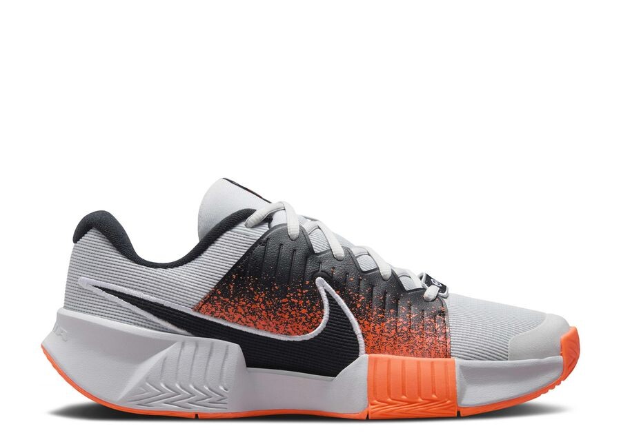 

Кроссовки Nike Zoom GP Challenge Pro Premium HC, цвет NYC Tournament Pack