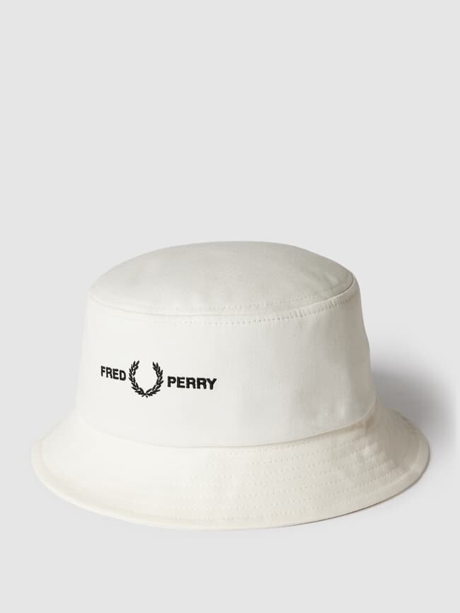 

Панама с прошитой этикеткой, модель «Graphic Branded Twill Buc» Fred Perry, молочный