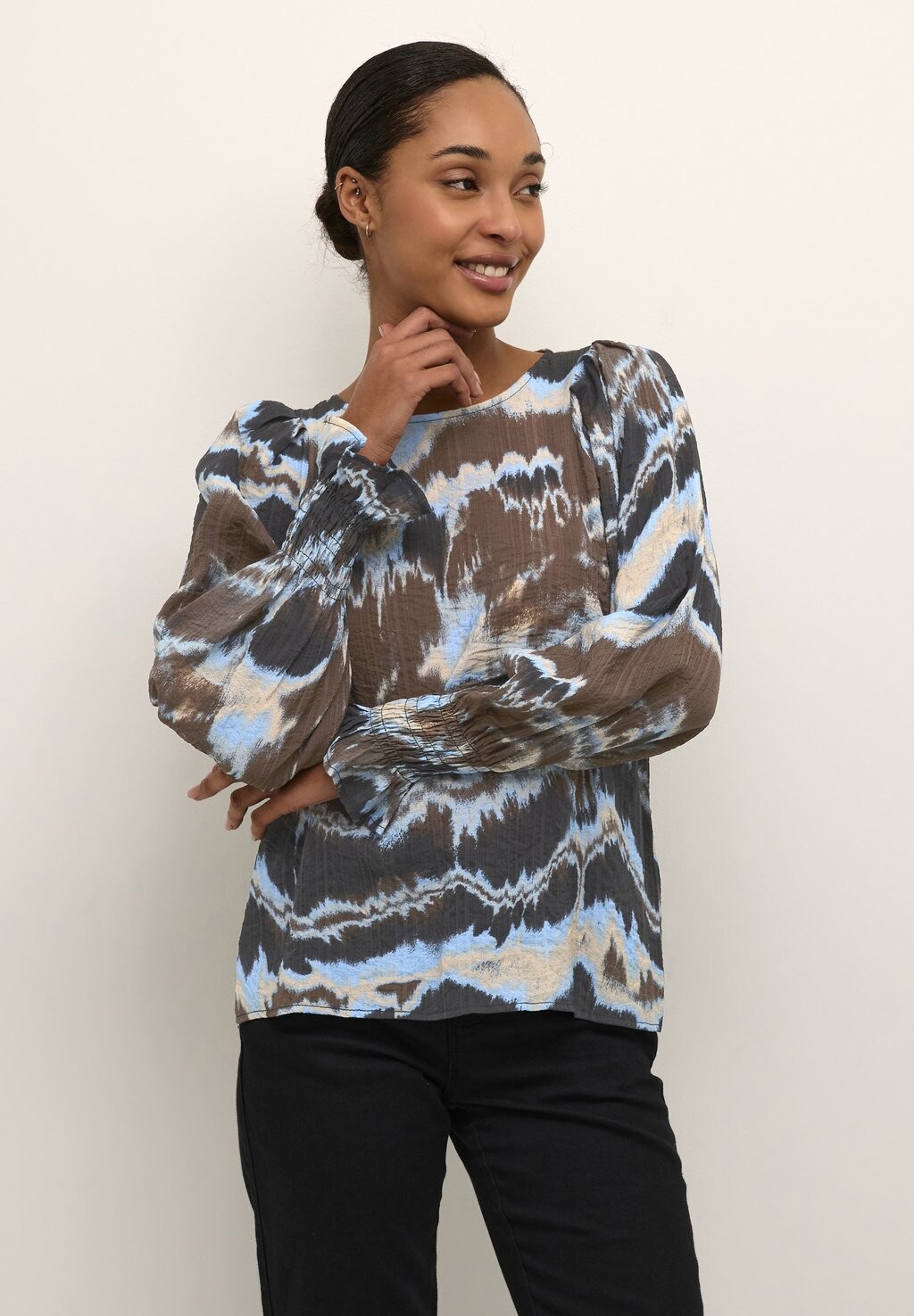 

Блузка Kaffe SUSANA, цвет java cornflower fade print