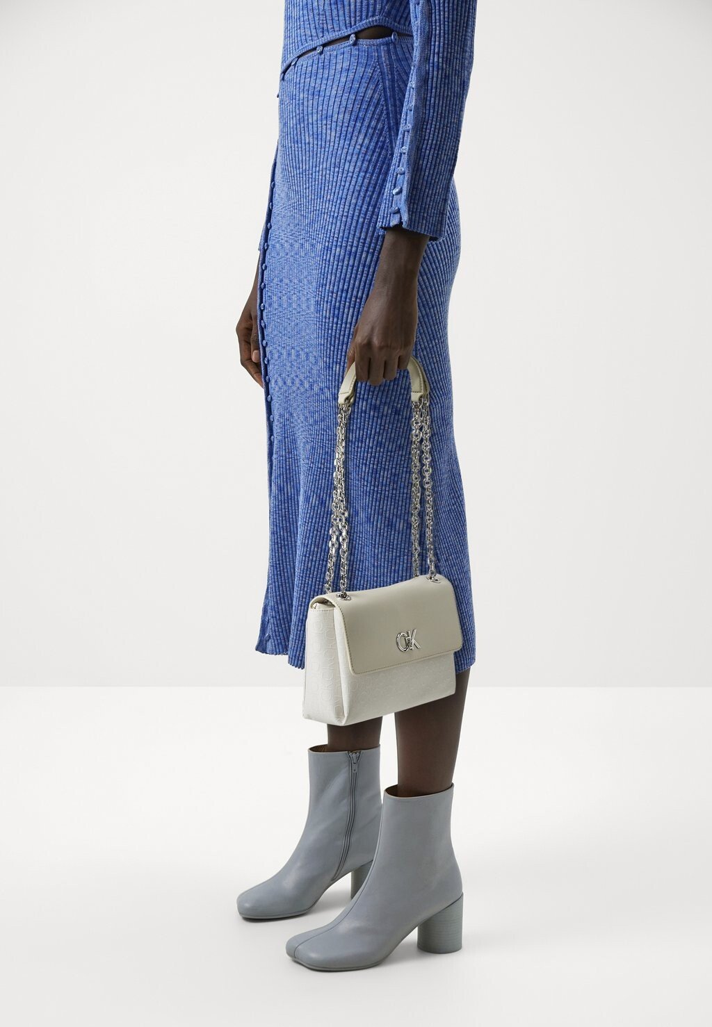

Сумка RE-LOCK SHOULDER BAG Calvin Klein, цвет ecru