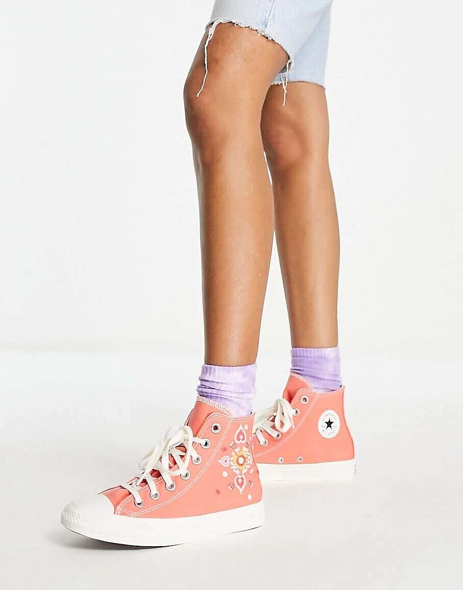 

Розовые кроссовки Converse Chuck Taylor All Star Hi с цветочной вышивкой