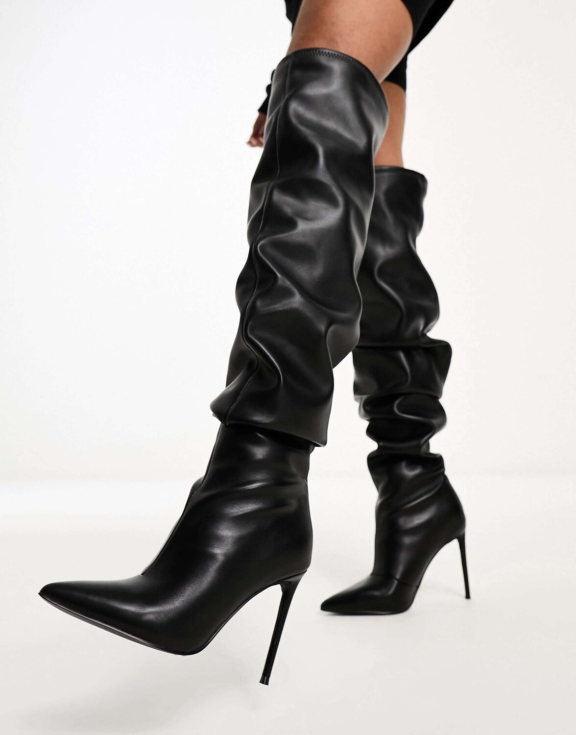 

Черные ботфорты со сборками Steve Madden Vanguard, Черный
